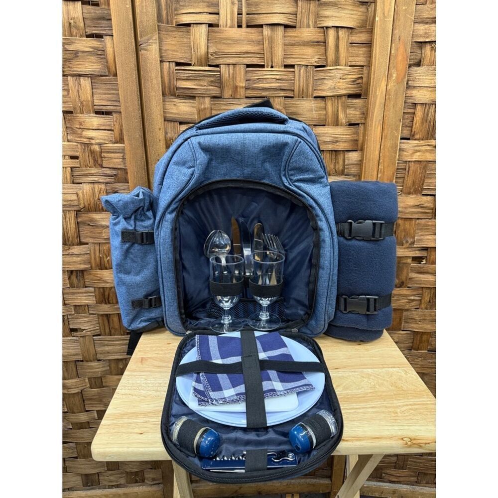Men's Blue 2 Person Picnic Backpack with Integrated Tableware